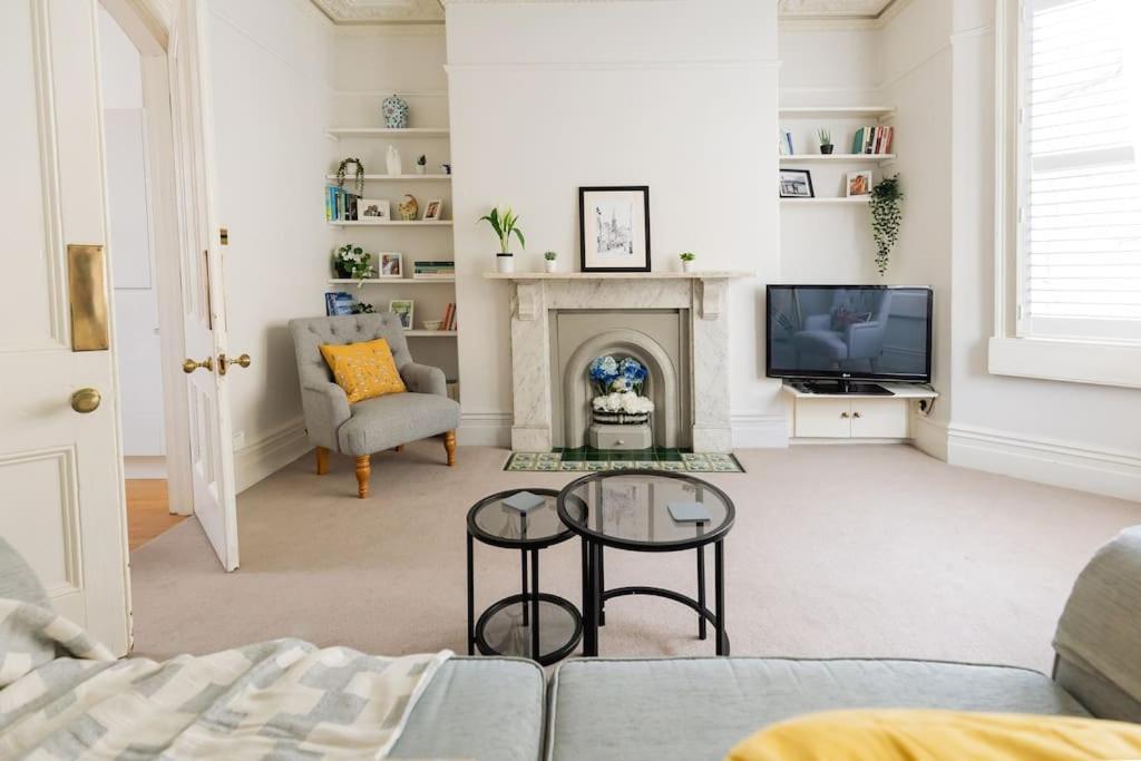 Apartment Stylish Period Maisonette Flat In Centre Of *