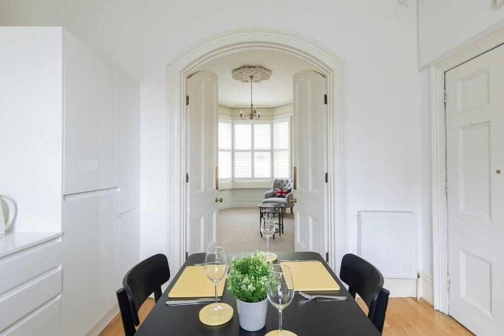 Stylish Period Maisonette Flat In Centre Of Apartment Bath