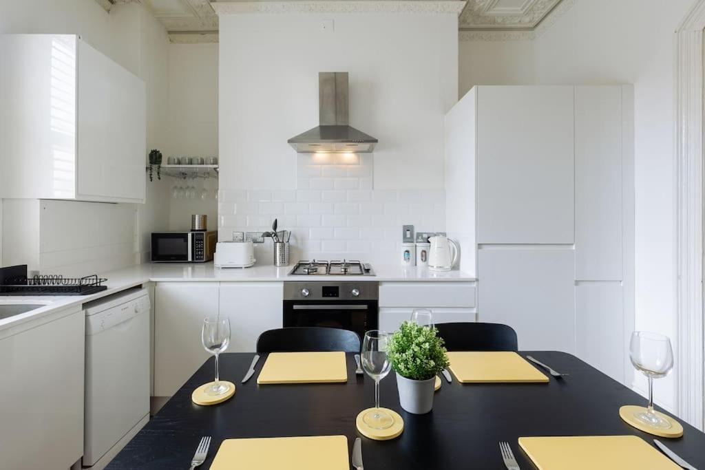 Stylish Period Maisonette Flat In Centre Of Apartment Bath
