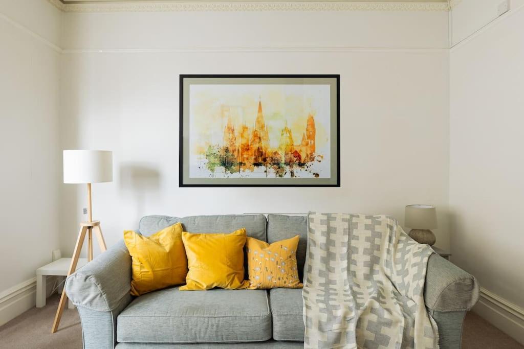 Stylish Period Maisonette Flat In Centre Of Apartment