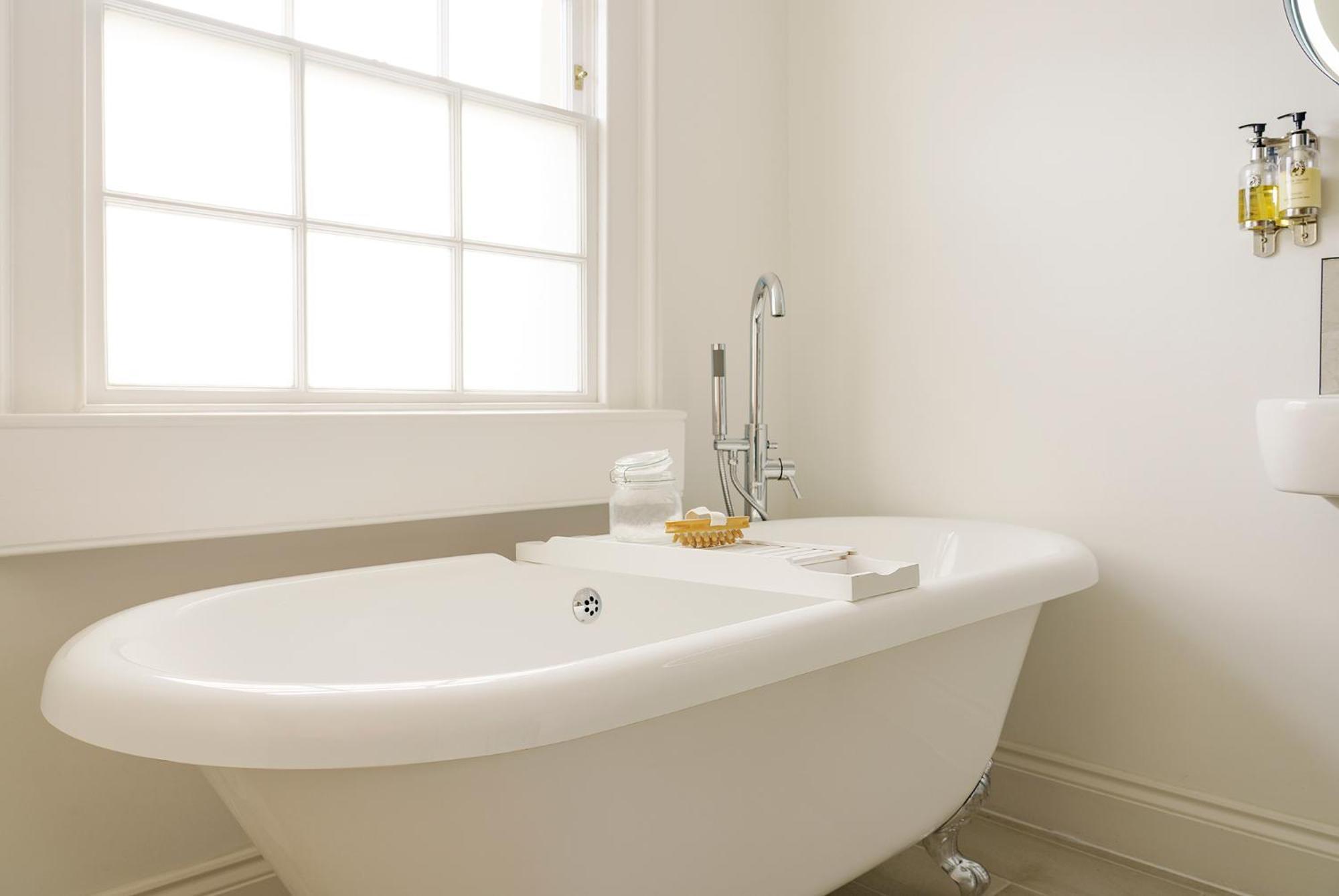 The Haze House - 4 Bed Townhouse Apartment
