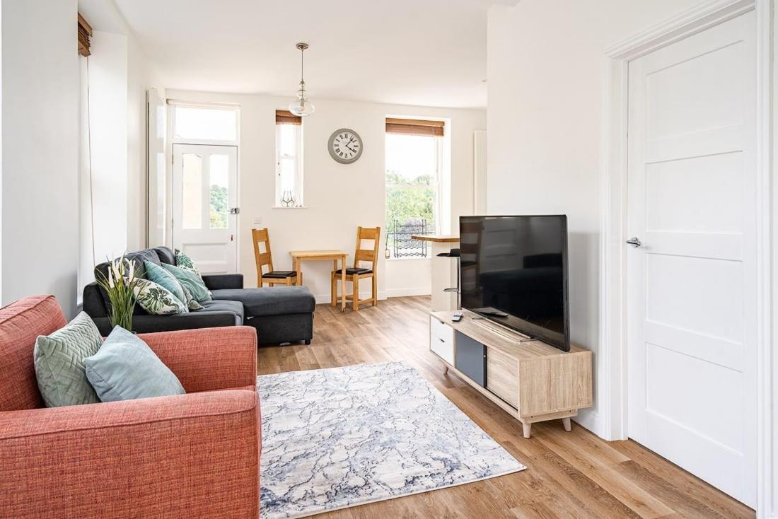 Holiday home Spacious 2 Bedroom House With Stunning Views Bath