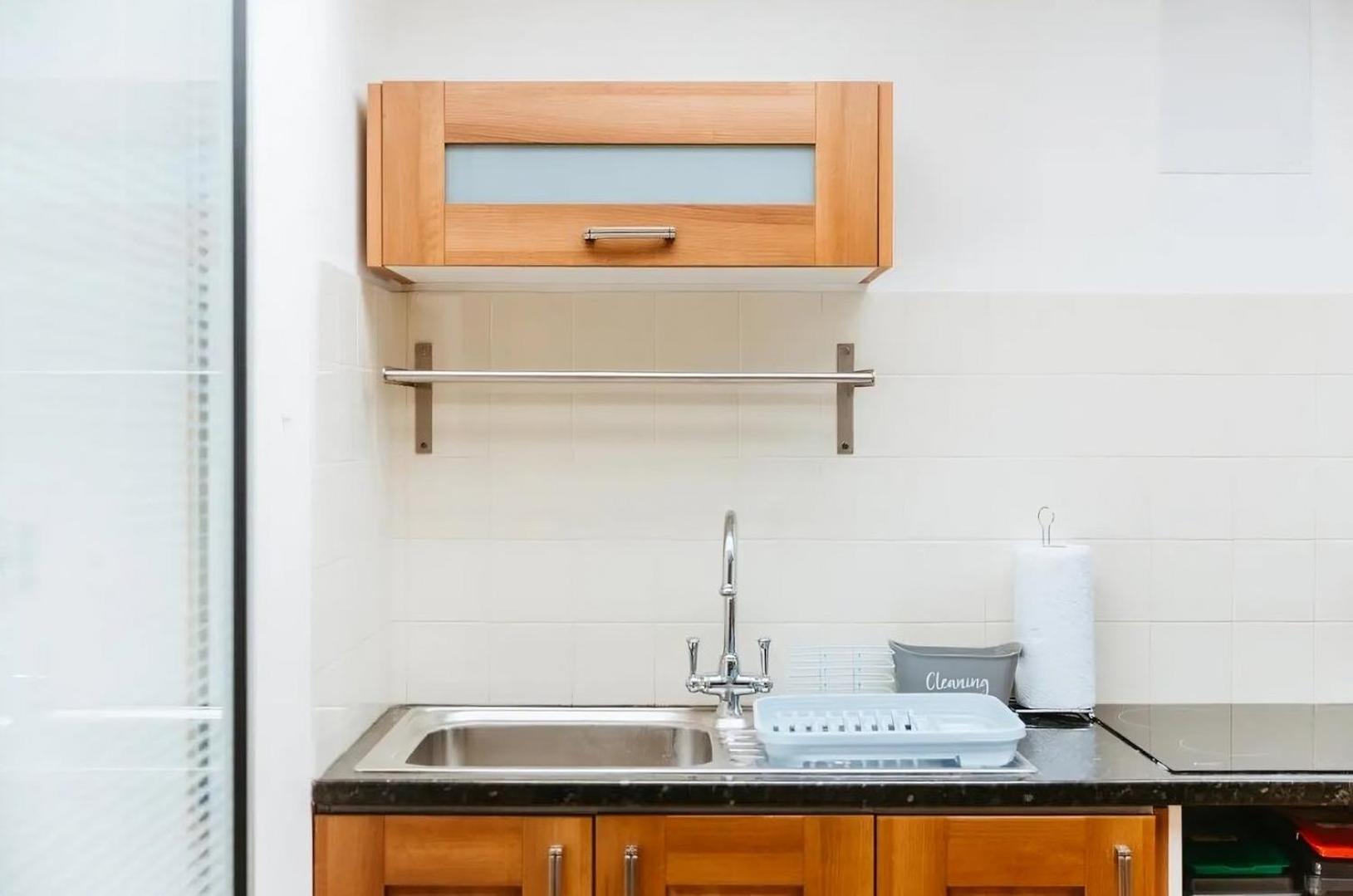 Apartment Light And Airy With Parking Nearby *
