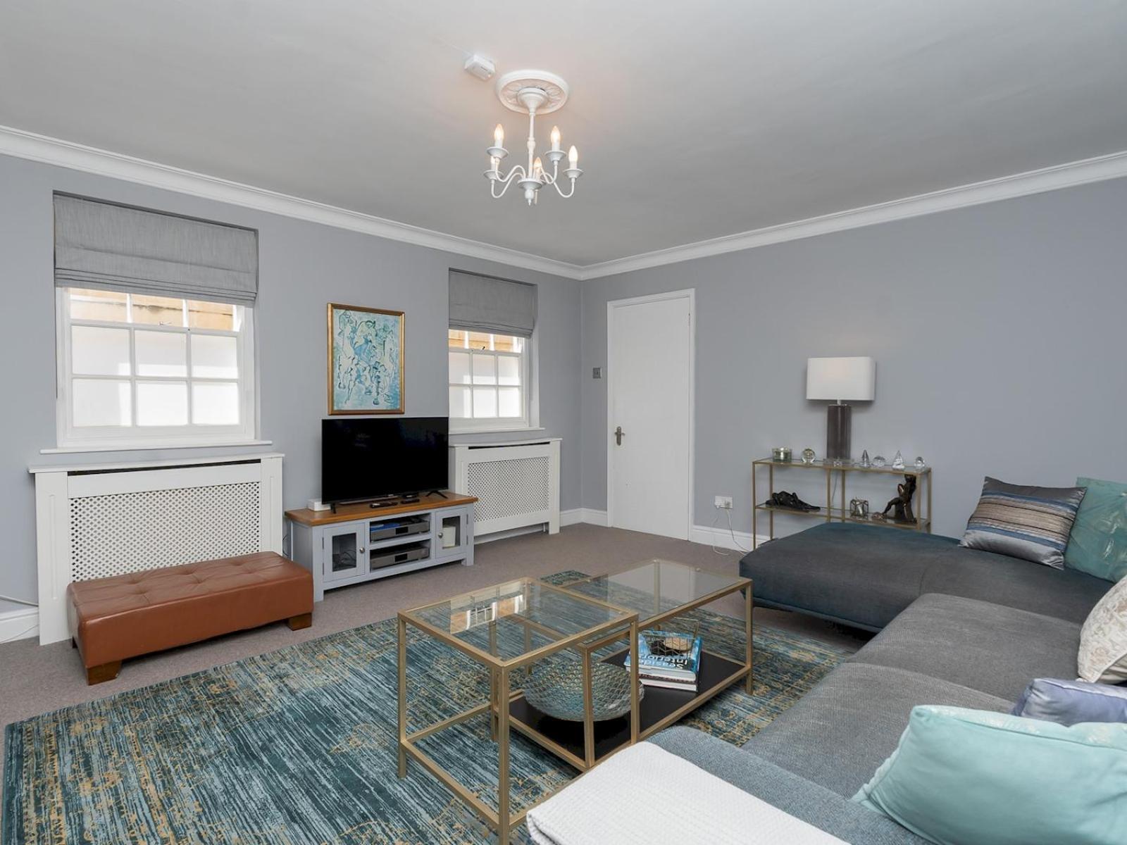 Pass The Keys Stunning 2 Bed Townhouse In Centre *
