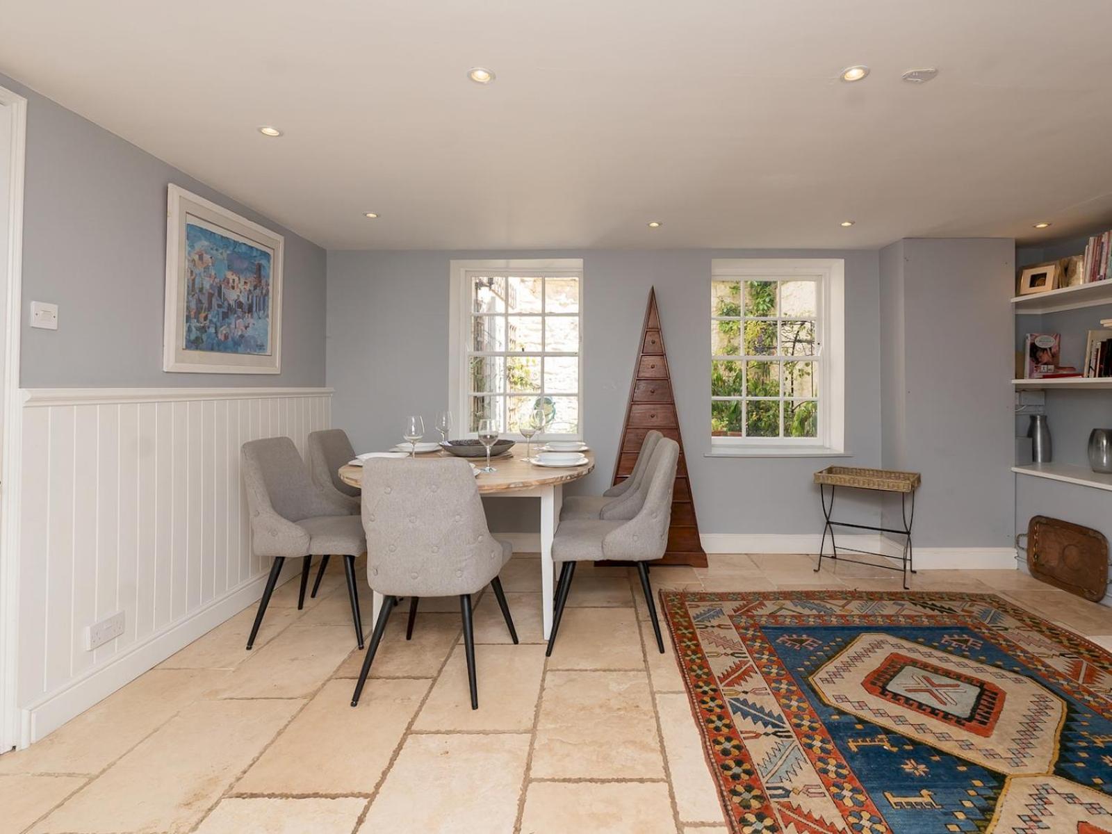 Pass The Keys Stunning 2 Bed Townhouse In Centre Bath