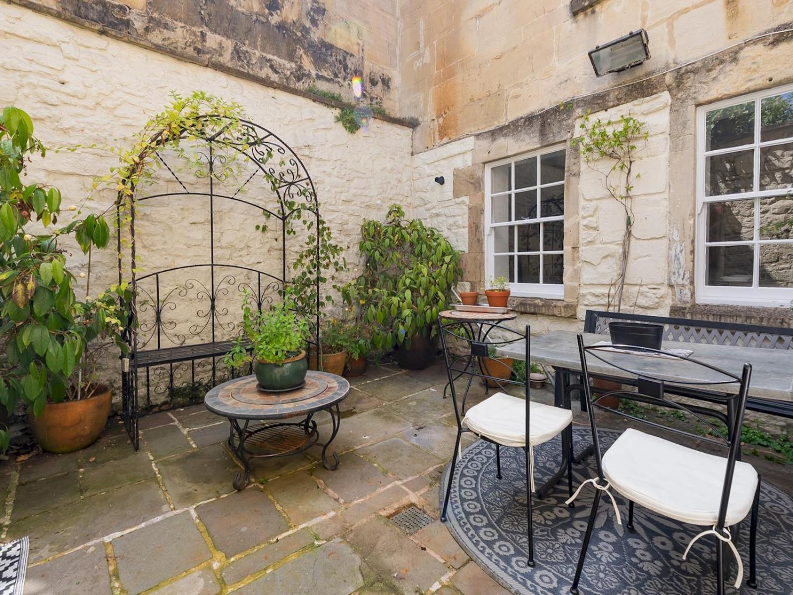 Holiday home Pass The Keys Stunning 2 Bed Townhouse In Centre