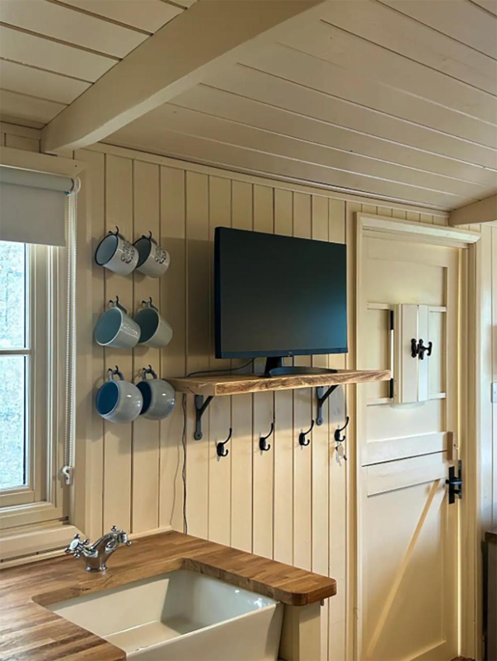 Shepherd's Hut, * Bath