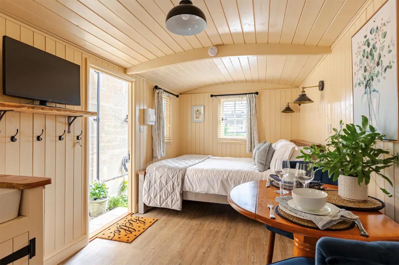 Holiday home Shepherd's Hut, *