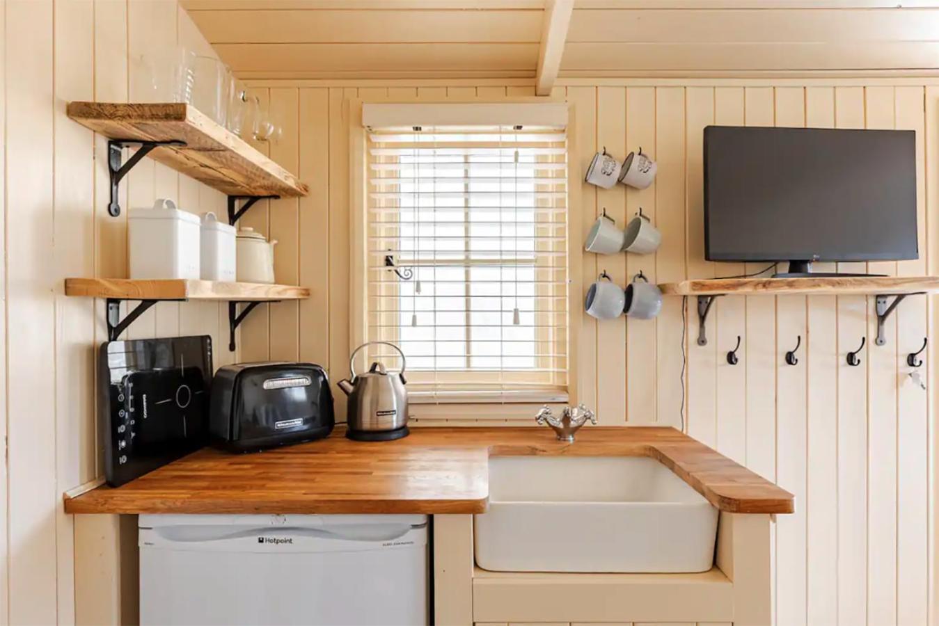 Shepherd's Hut, Holiday home Bath