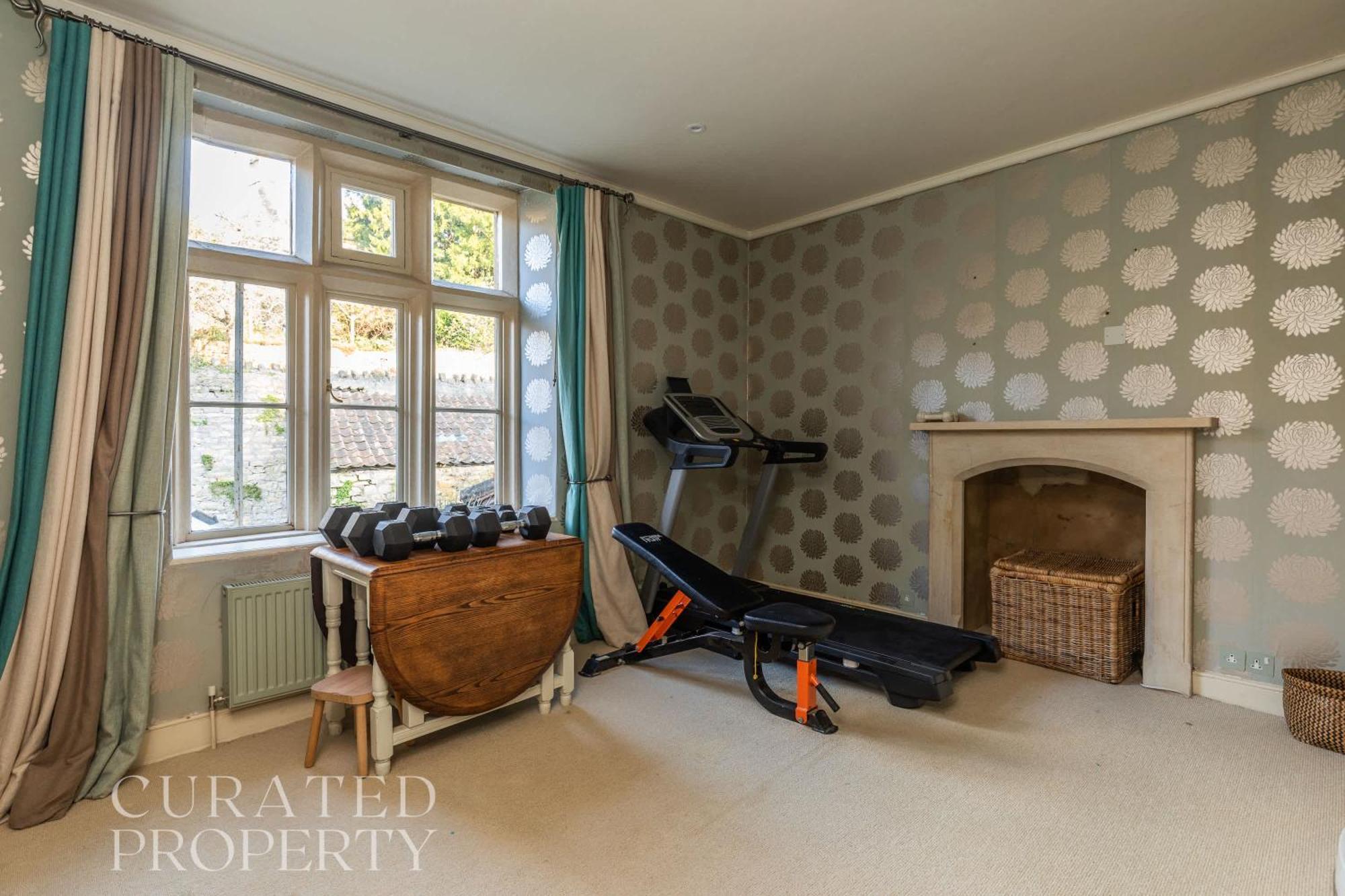 Georgian House With Garden Views & Tennis Court Bath