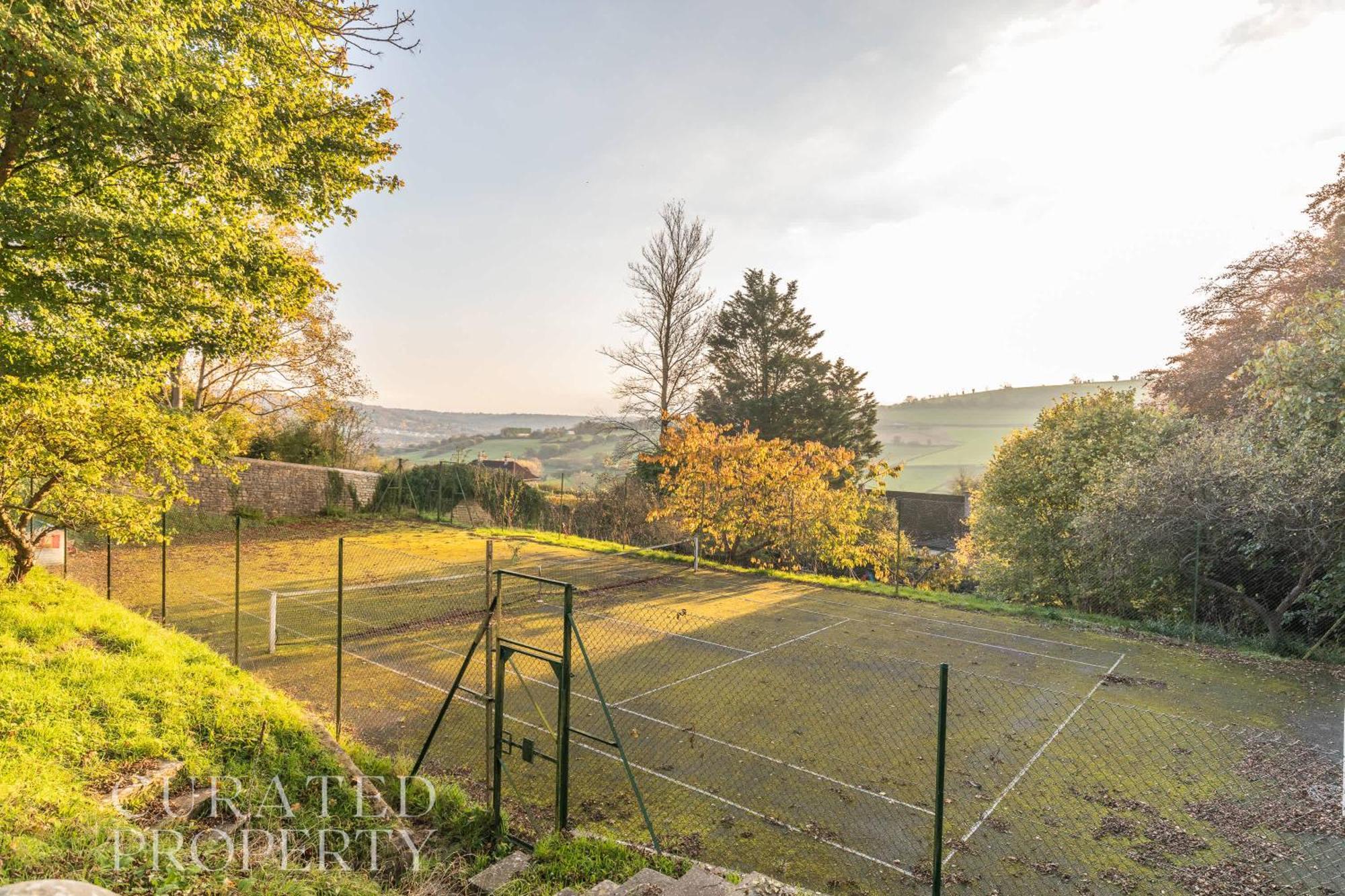 Georgian House With Garden Views & Tennis Court