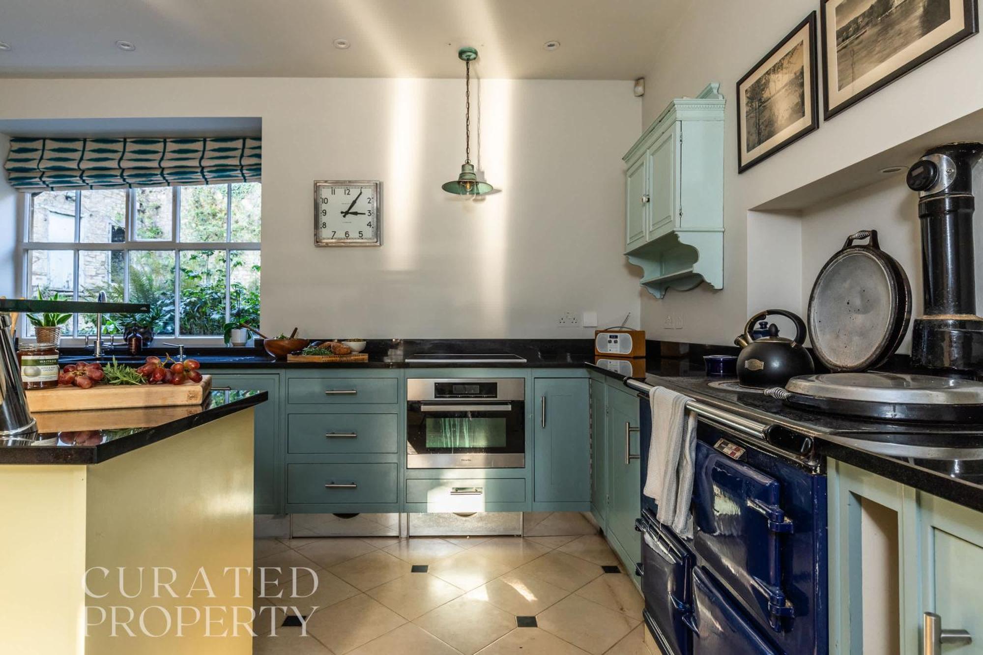 Georgian House With Garden Views & Tennis Court * Bath