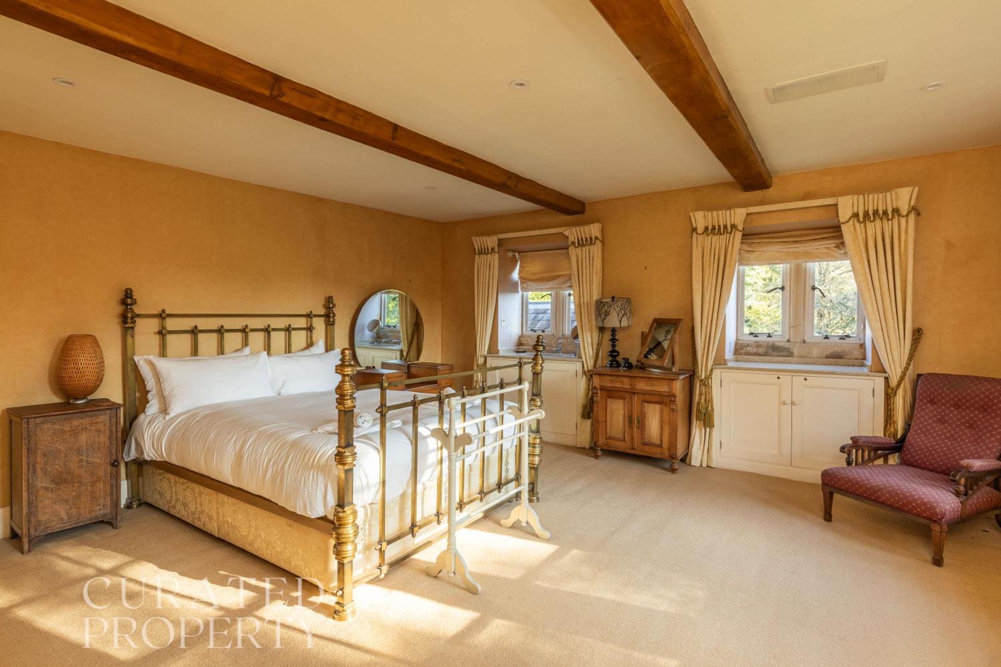 Georgian House With Garden Views & Tennis Court Holiday home Bath