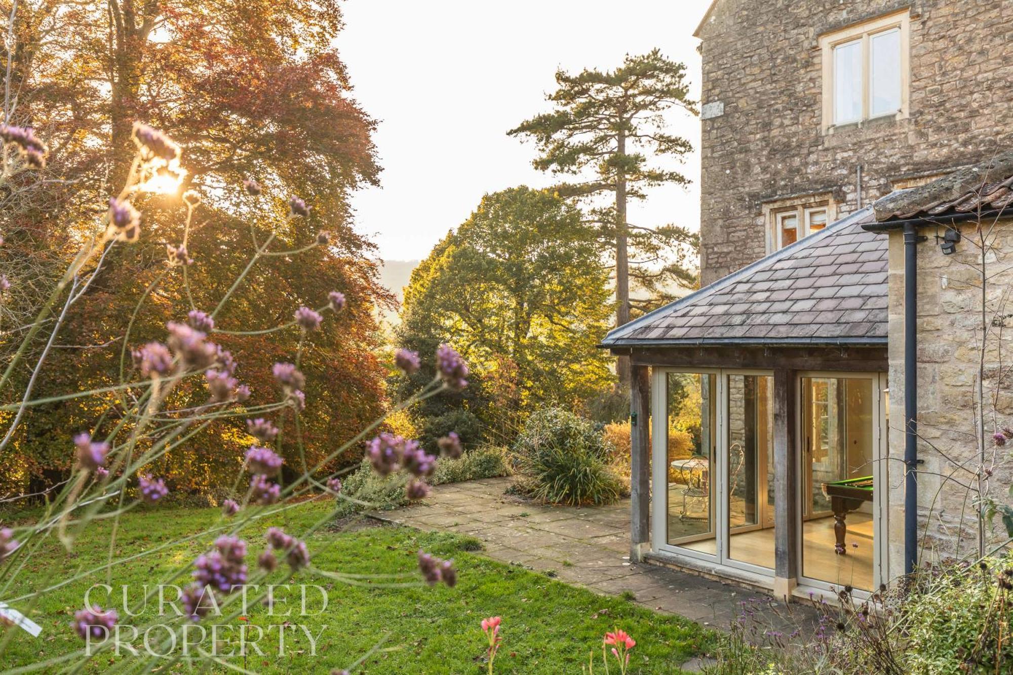 Georgian House With Garden Views & Tennis Court Holiday home