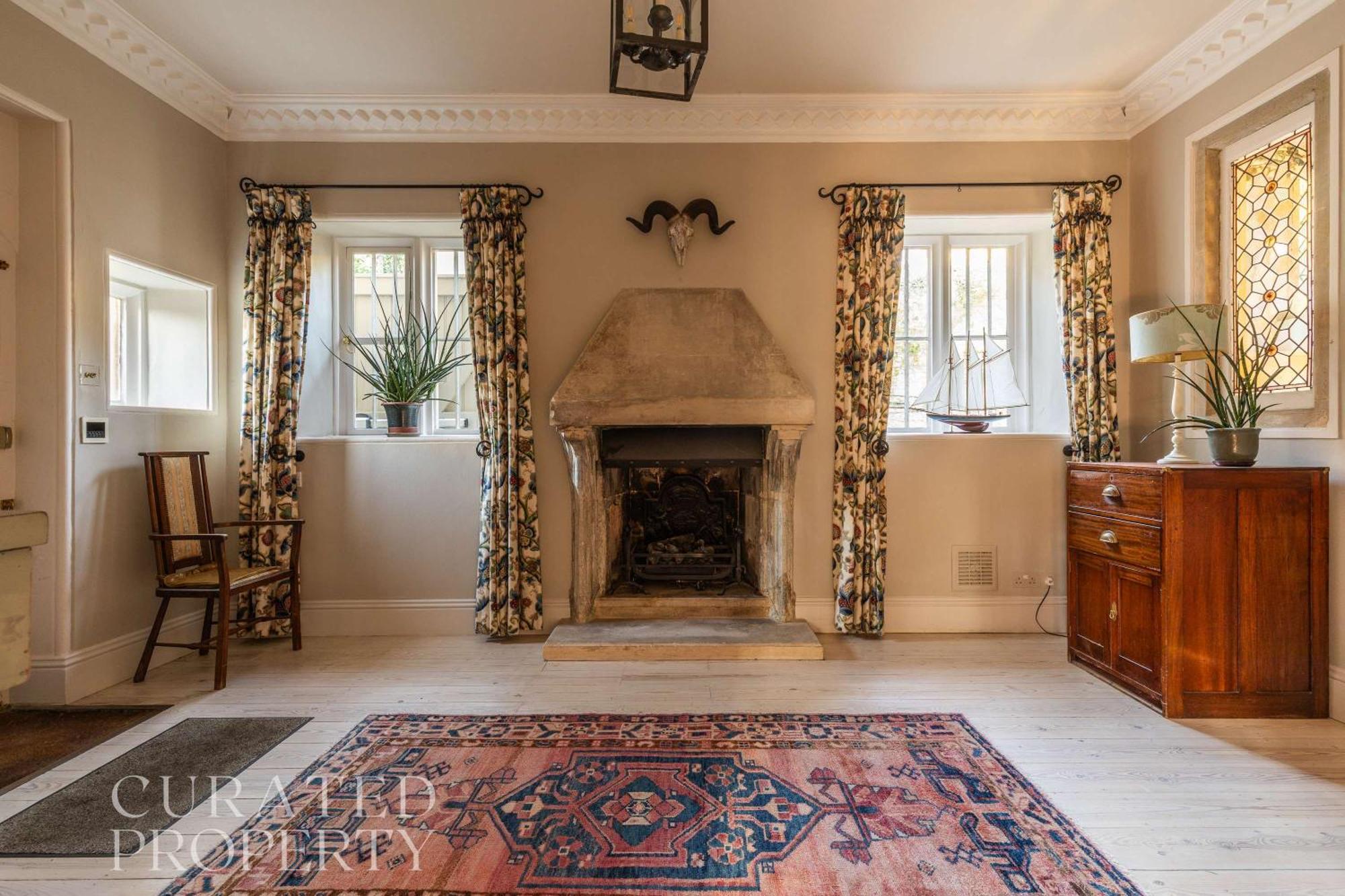 Georgian House With Garden Views & Tennis Court Bath