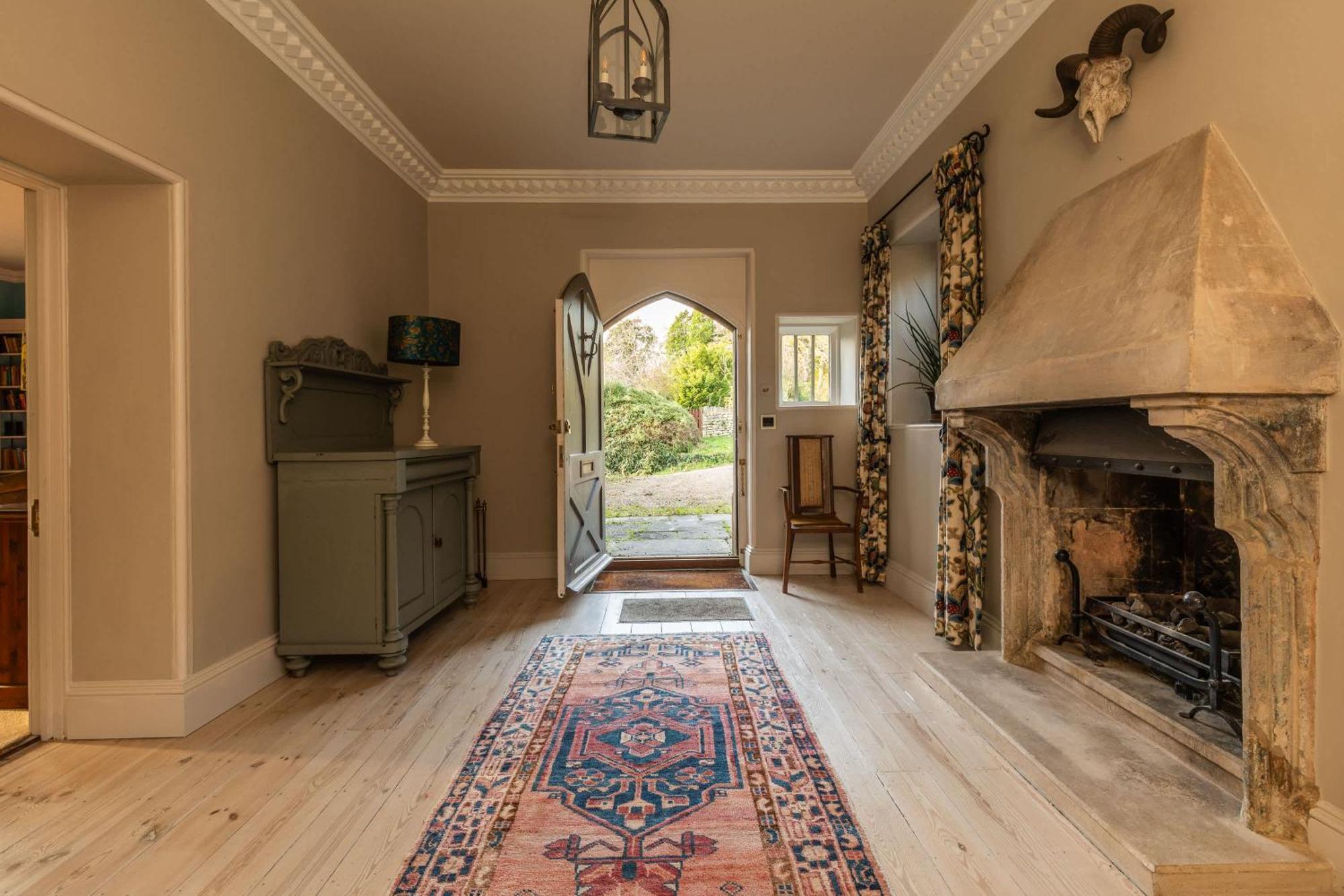 Georgian House With Garden Views & Tennis Court * Bath
