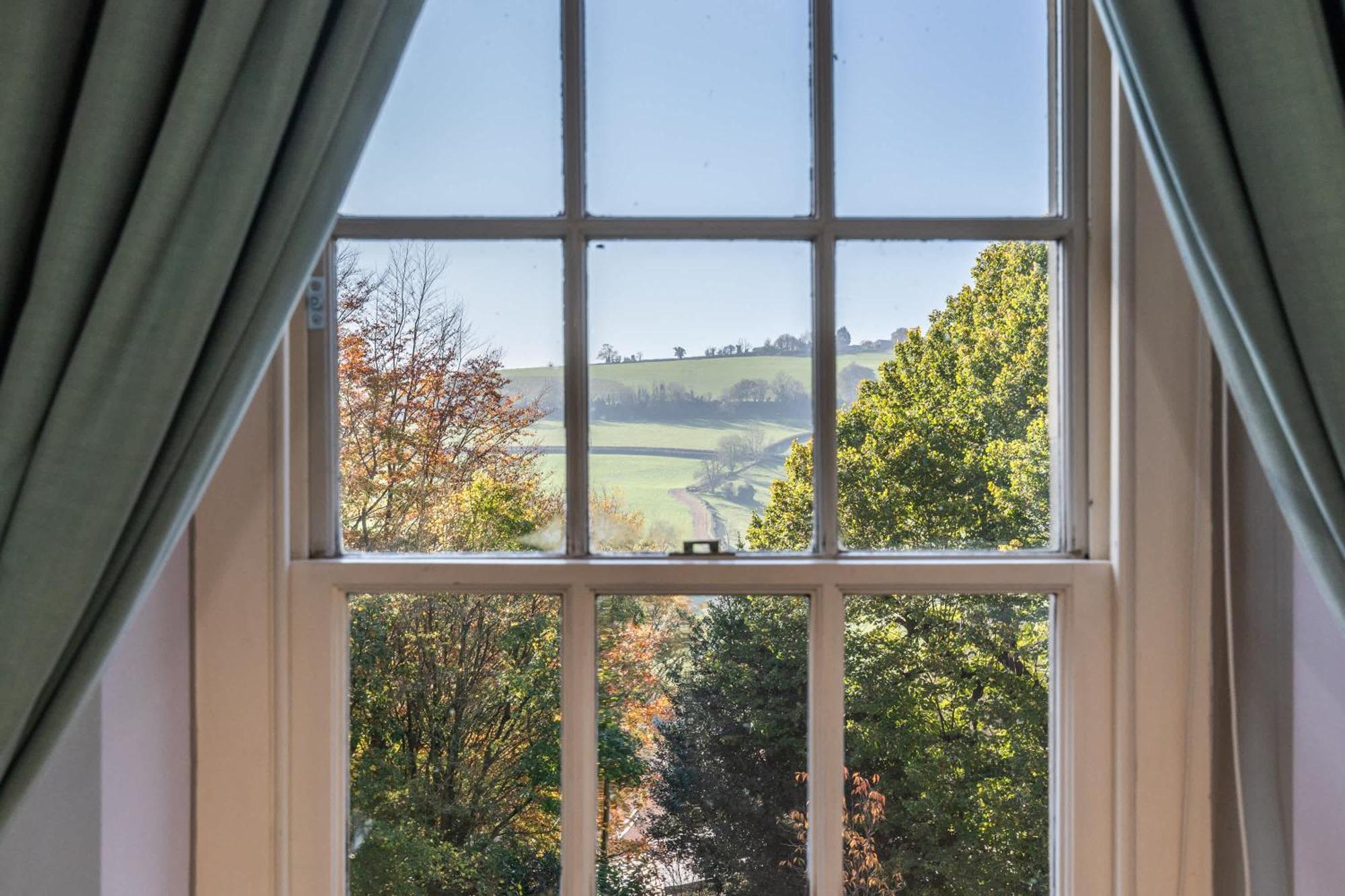 Georgian House With Garden Views & Tennis Court Holiday home Bath
