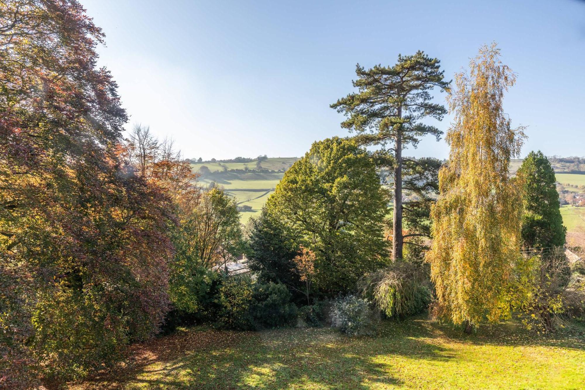 Georgian House With Garden Views & Tennis Court Bath