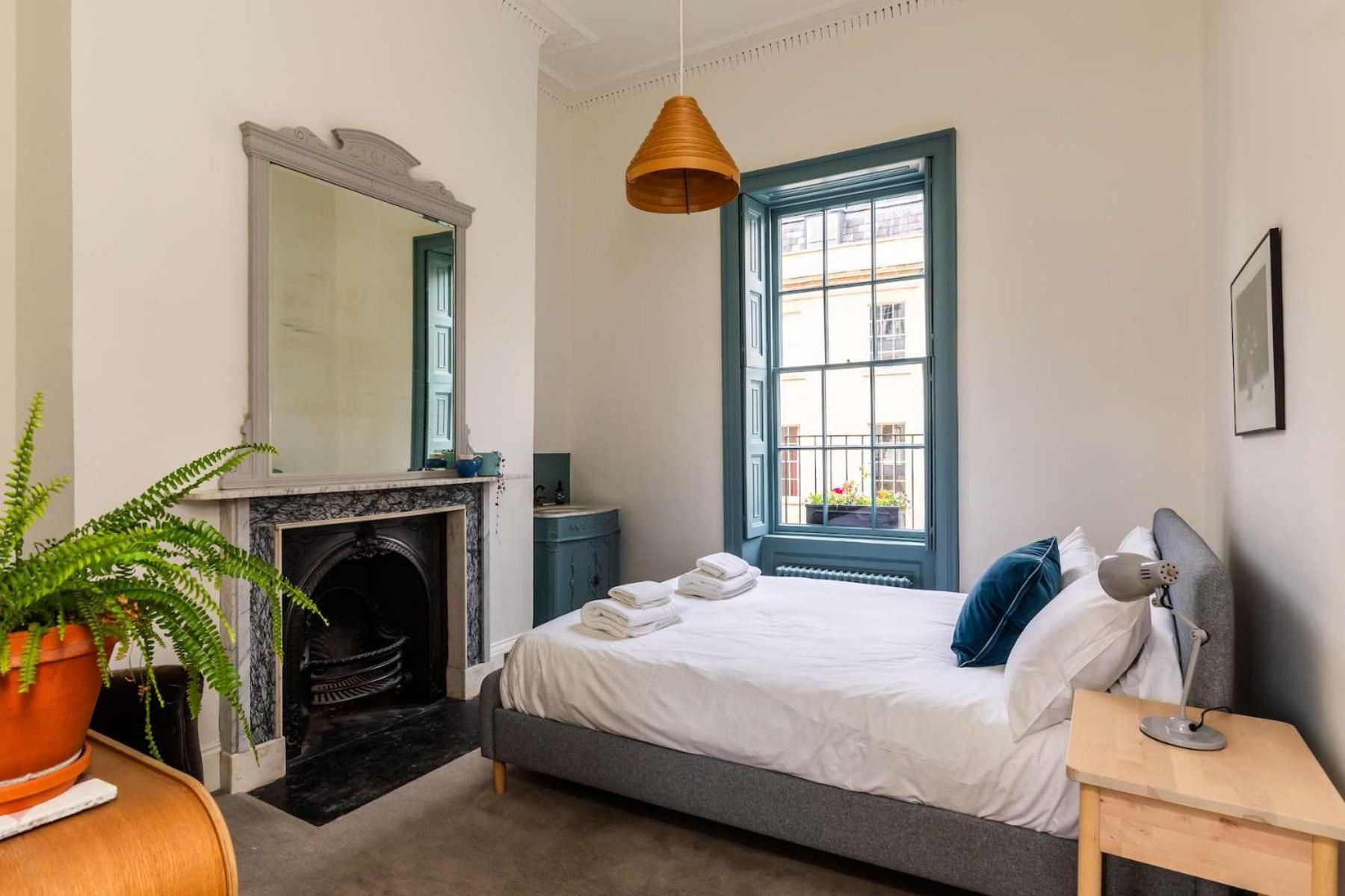 Grand Georgian Townhouse With Garden *