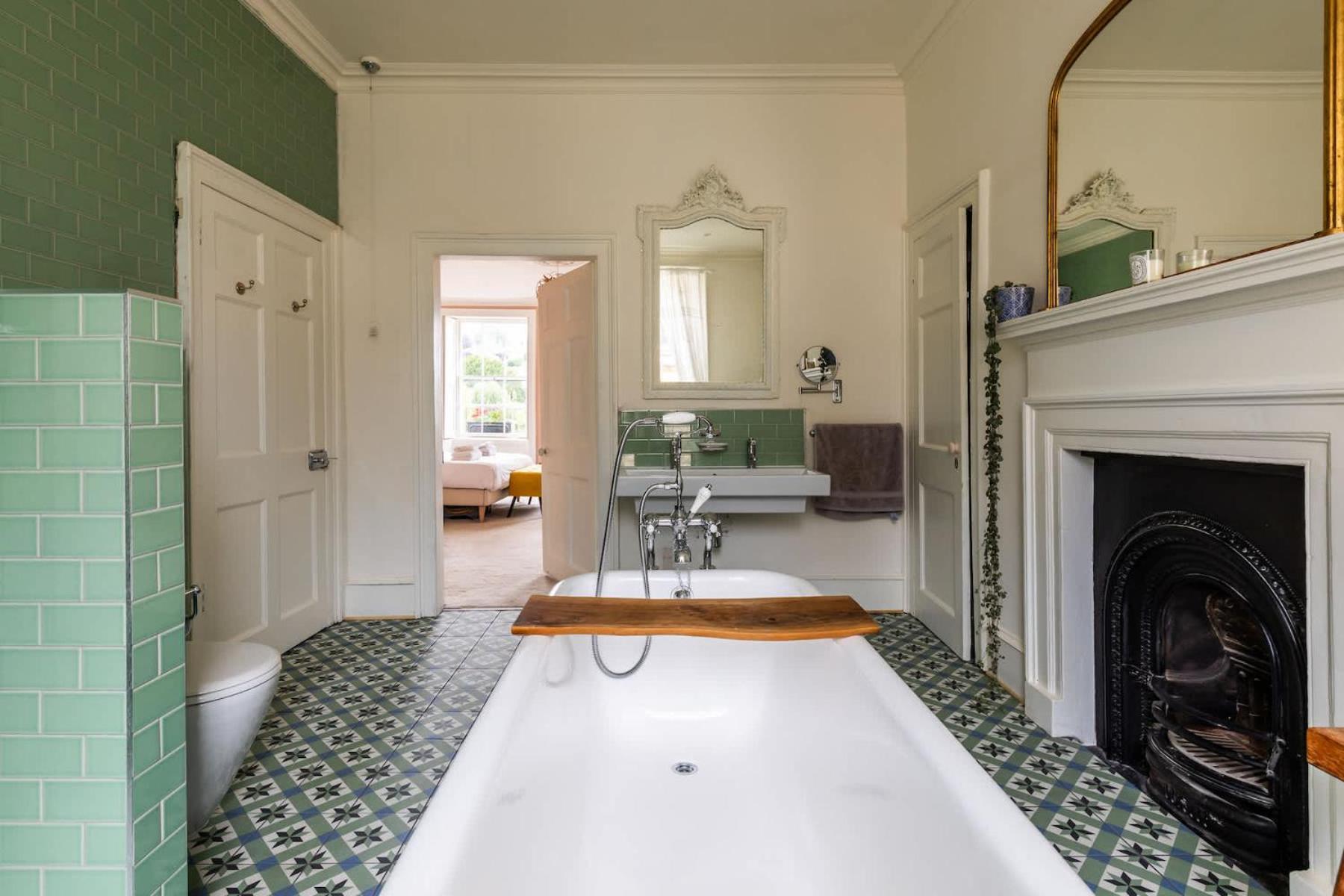 Grand Georgian Townhouse With Garden * Bath