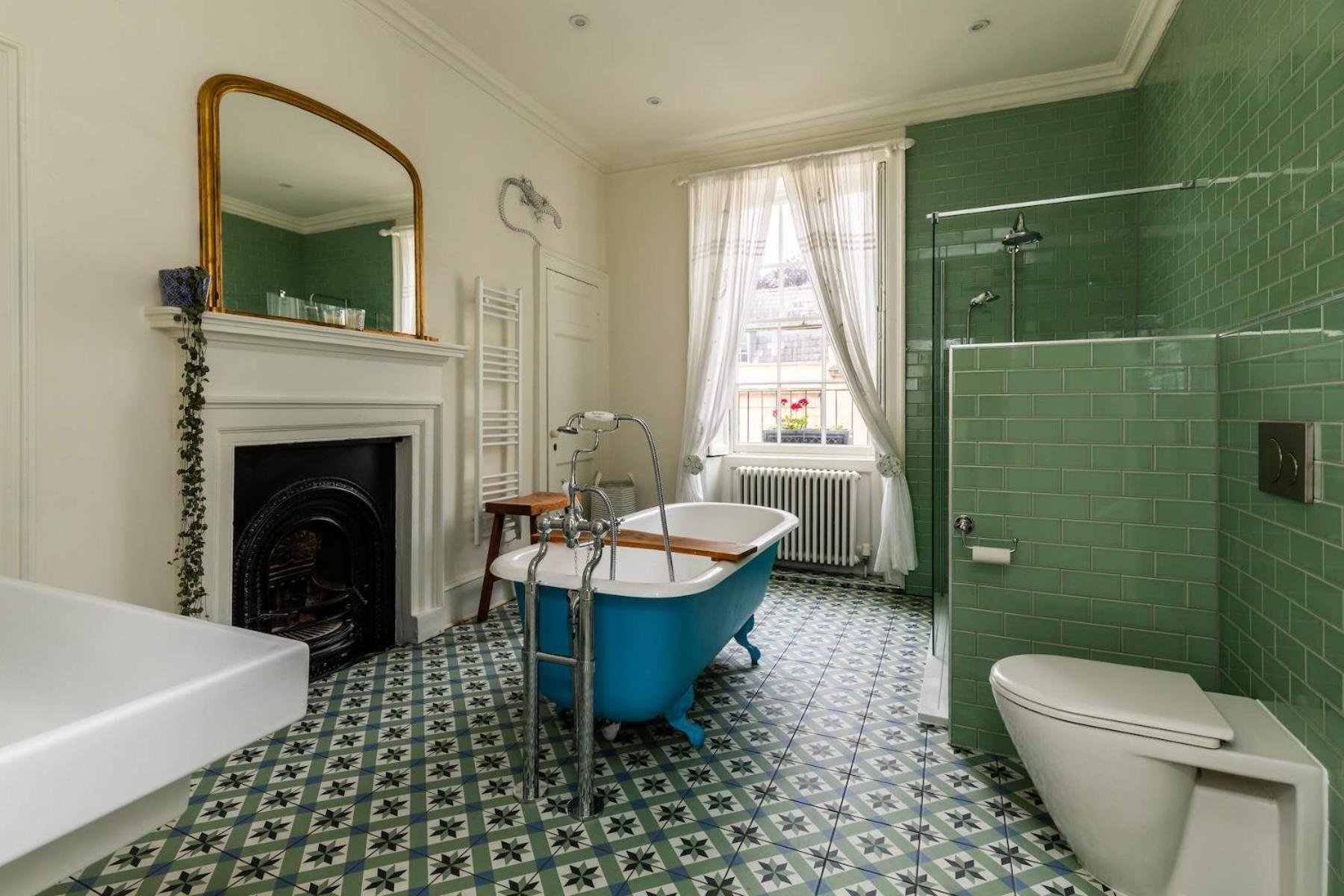 Grand Georgian Townhouse With Garden *