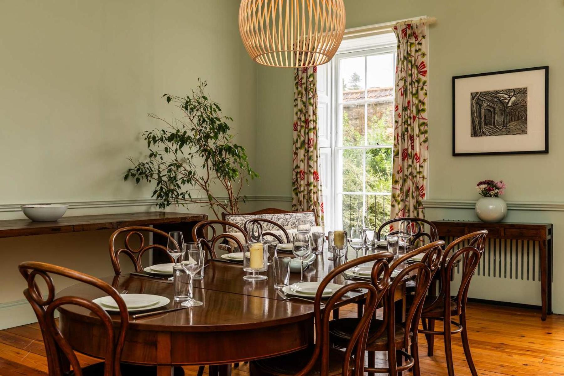 Grand Georgian Townhouse With Garden *