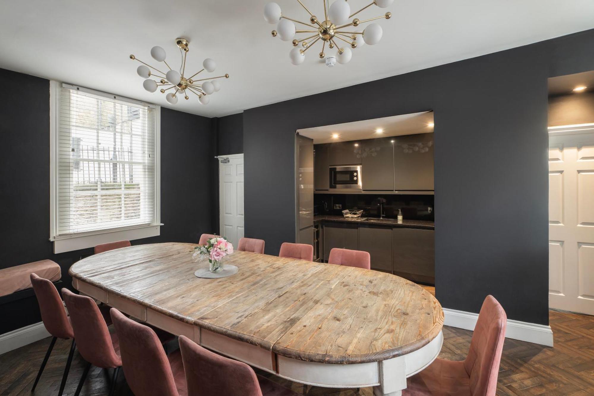 Luxury With Terrace In Sleeps 10
