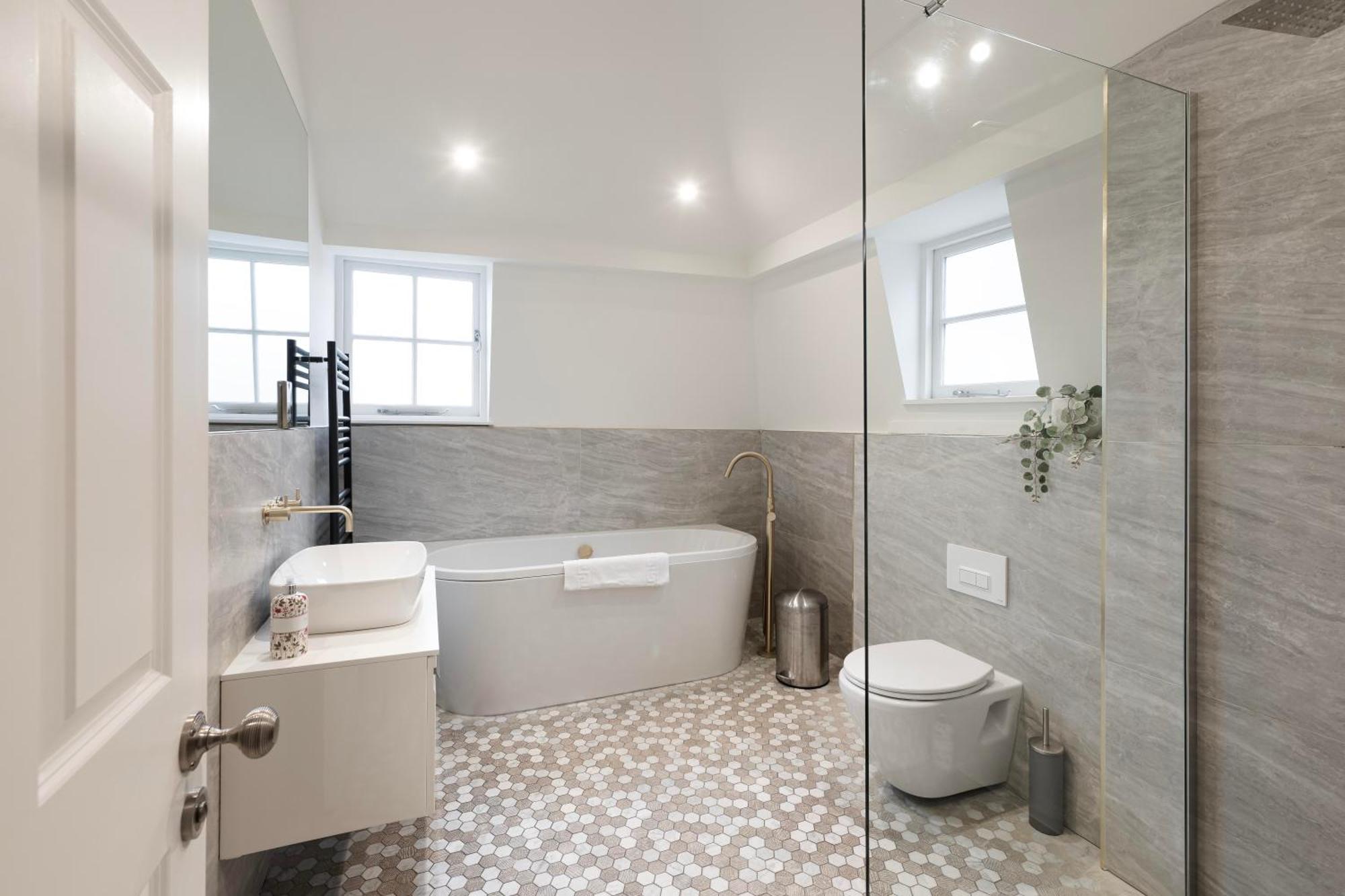 Luxury With Terrace In Sleeps 10