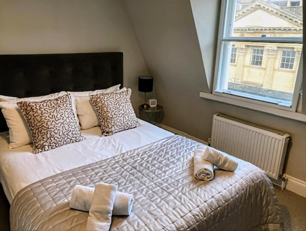 Stunning & Spacious Centre Flat Bath