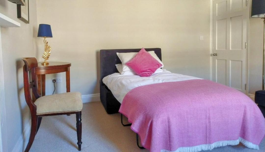 Stunning & Spacious Centre Flat Apartment Bath