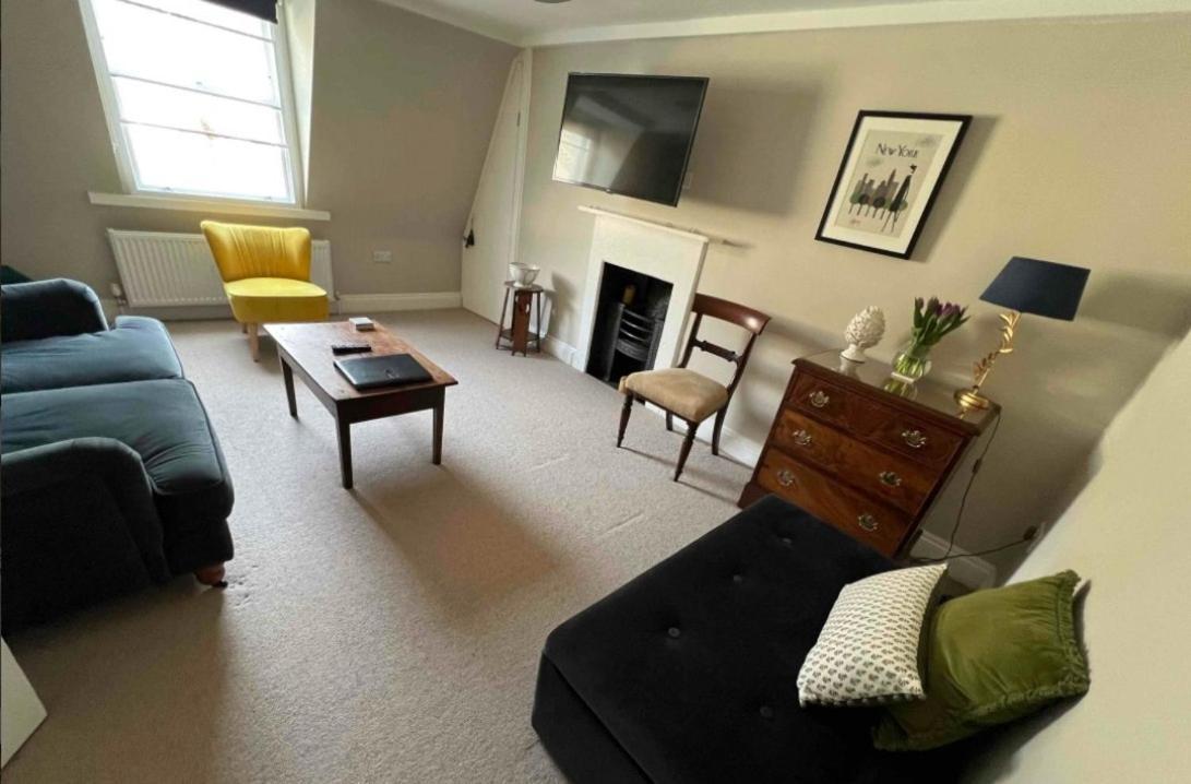 Stunning & Spacious Centre Flat Apartment Bath
