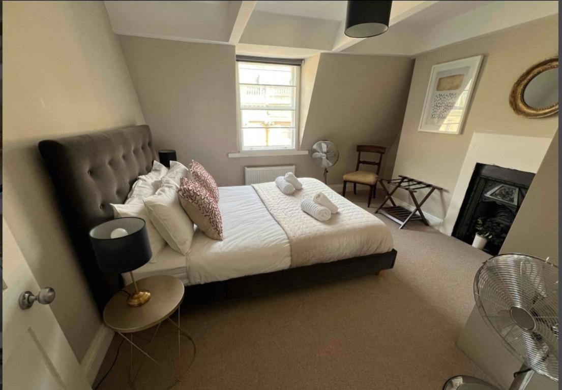 Apartment Stunning & Spacious Centre Flat *