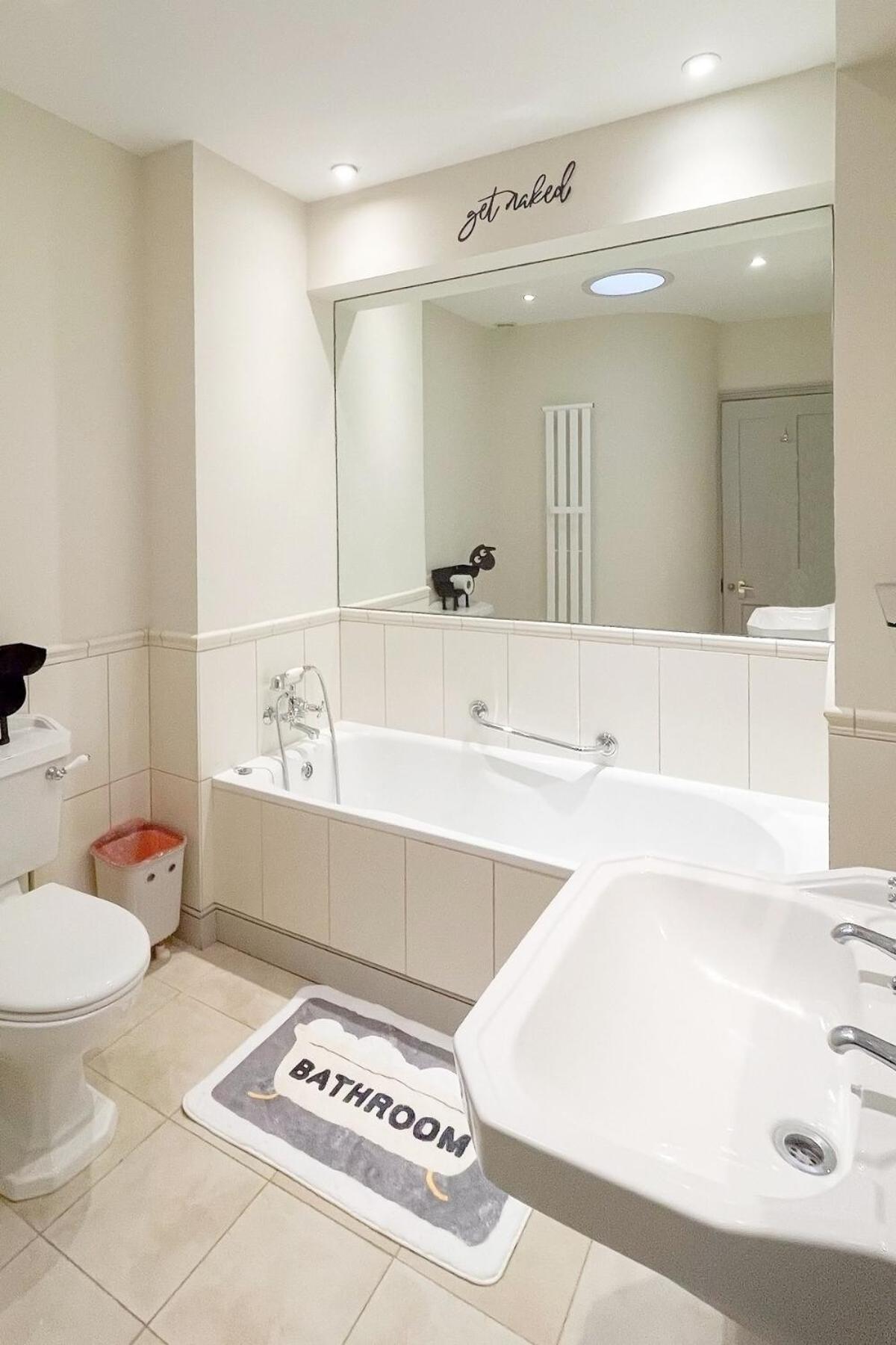 3-bed Gem With Abbey Views Bath