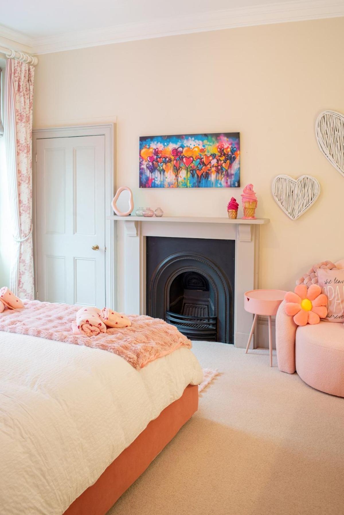 3-bed Gem With Abbey Views Holiday home Bath