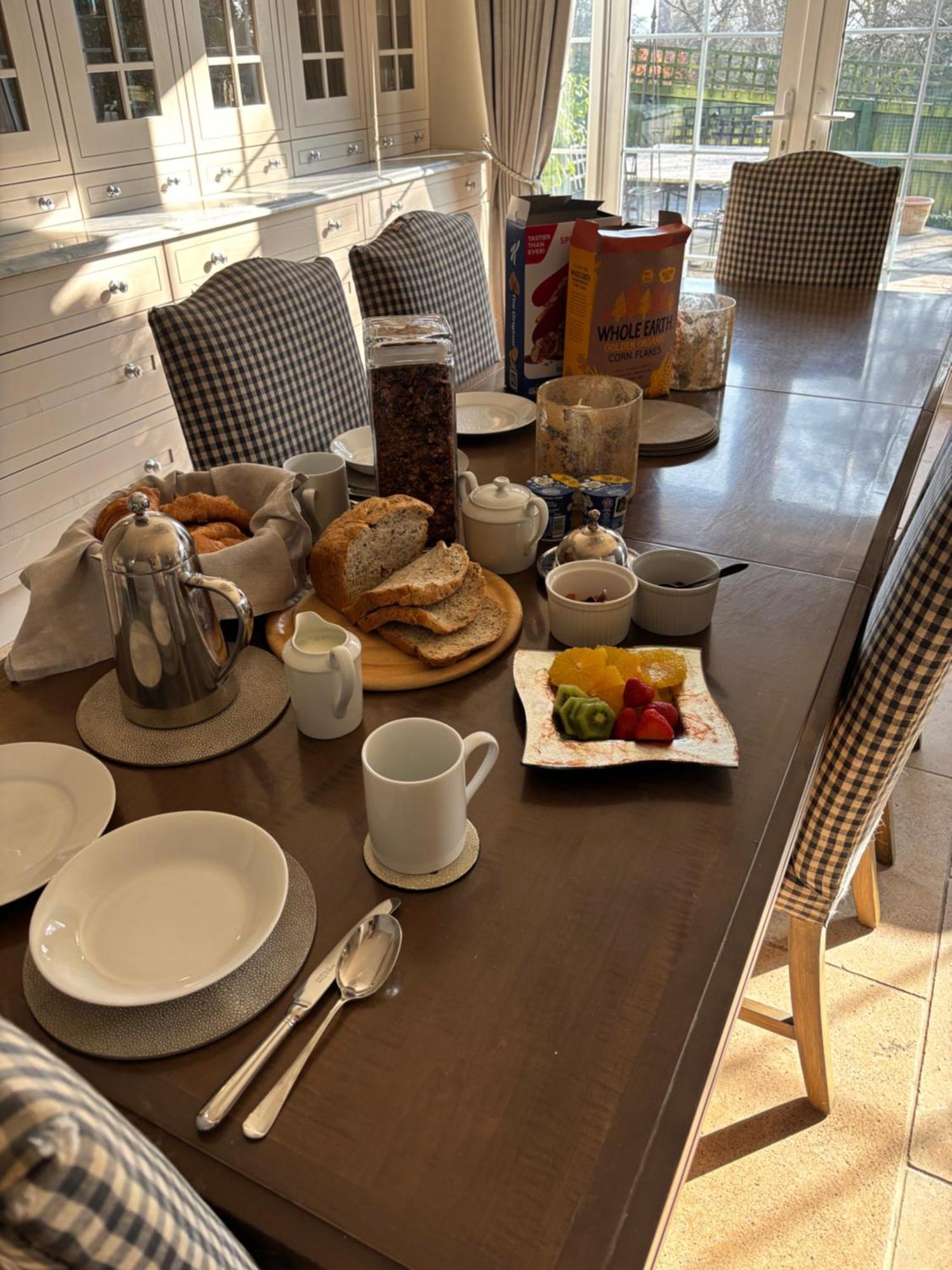 Bed & Breakfast 6 Northfields Close Family Household Bath