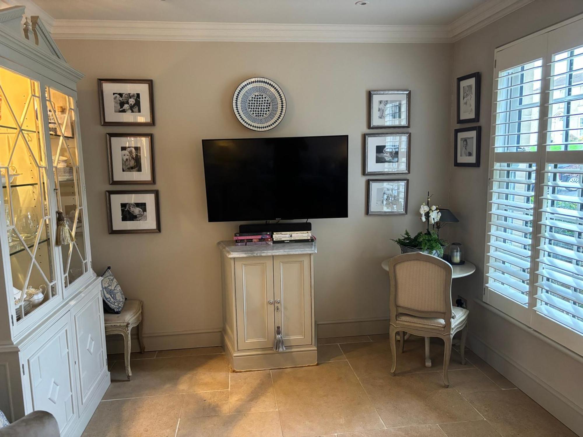 6 Northfields Close * Bath