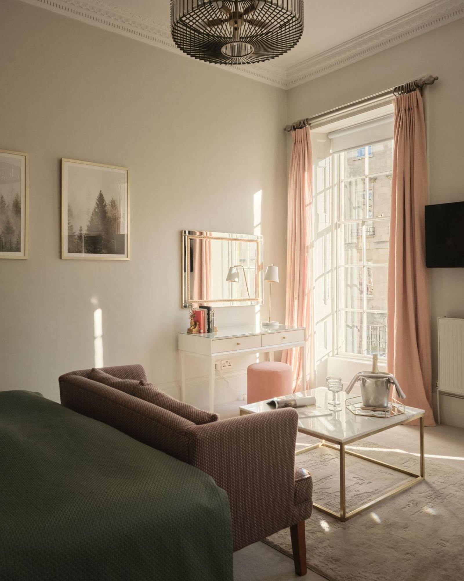 The Queensberry 4*