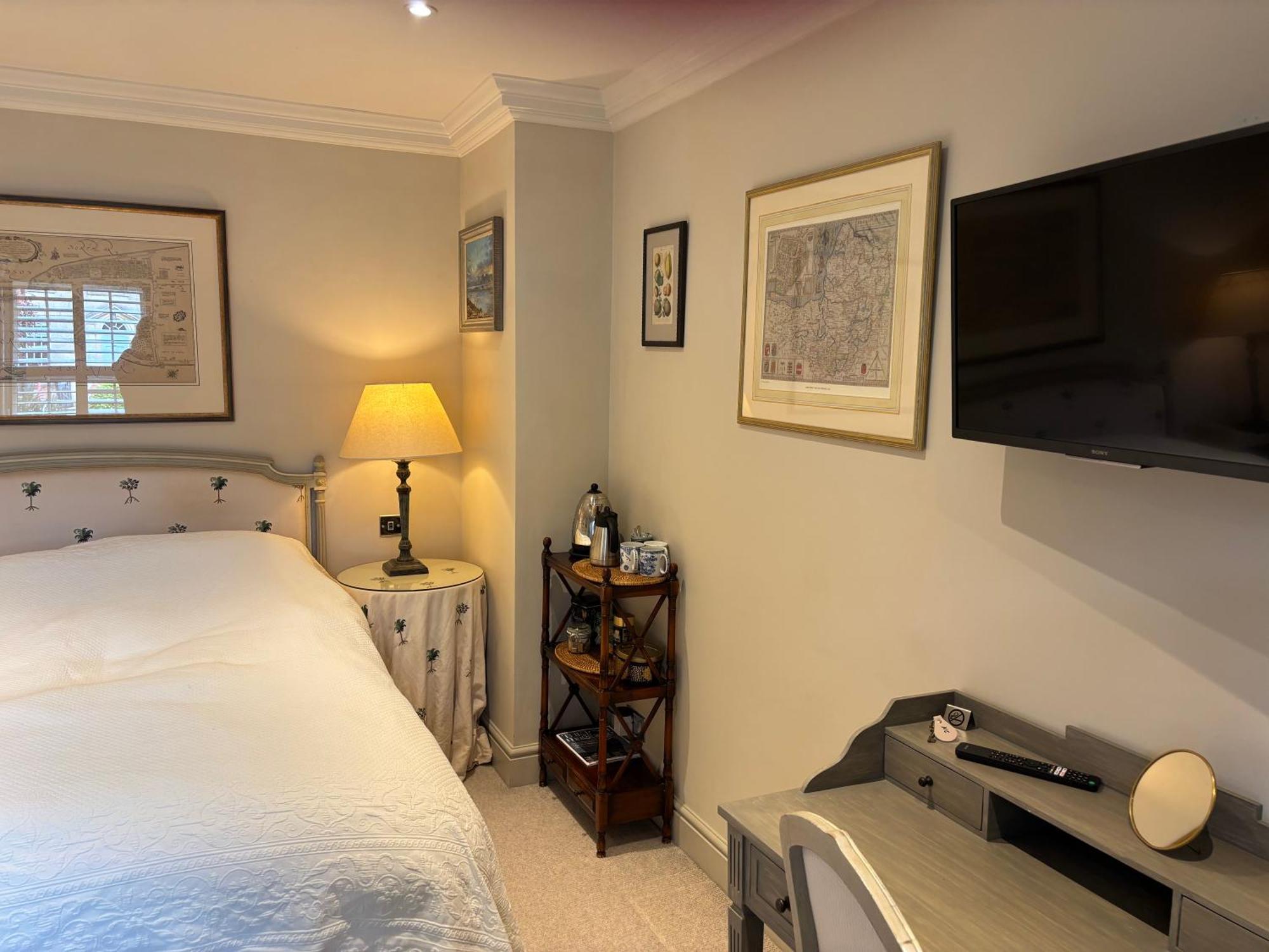 6 Northfields Close Bed & Breakfast