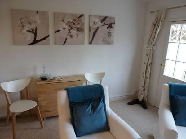 Brooks' View - Romantic Escape With Picturesque Riverside Gardens In