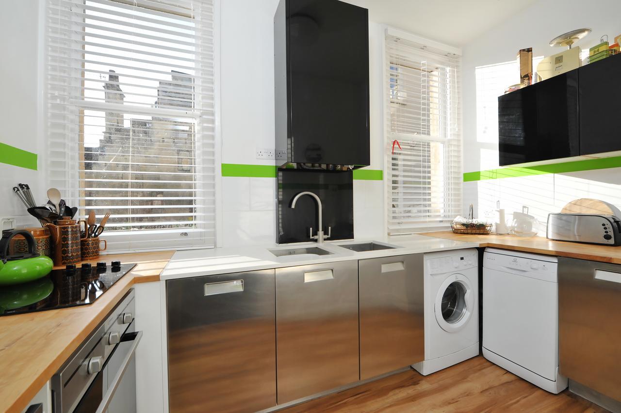London Street Apartment