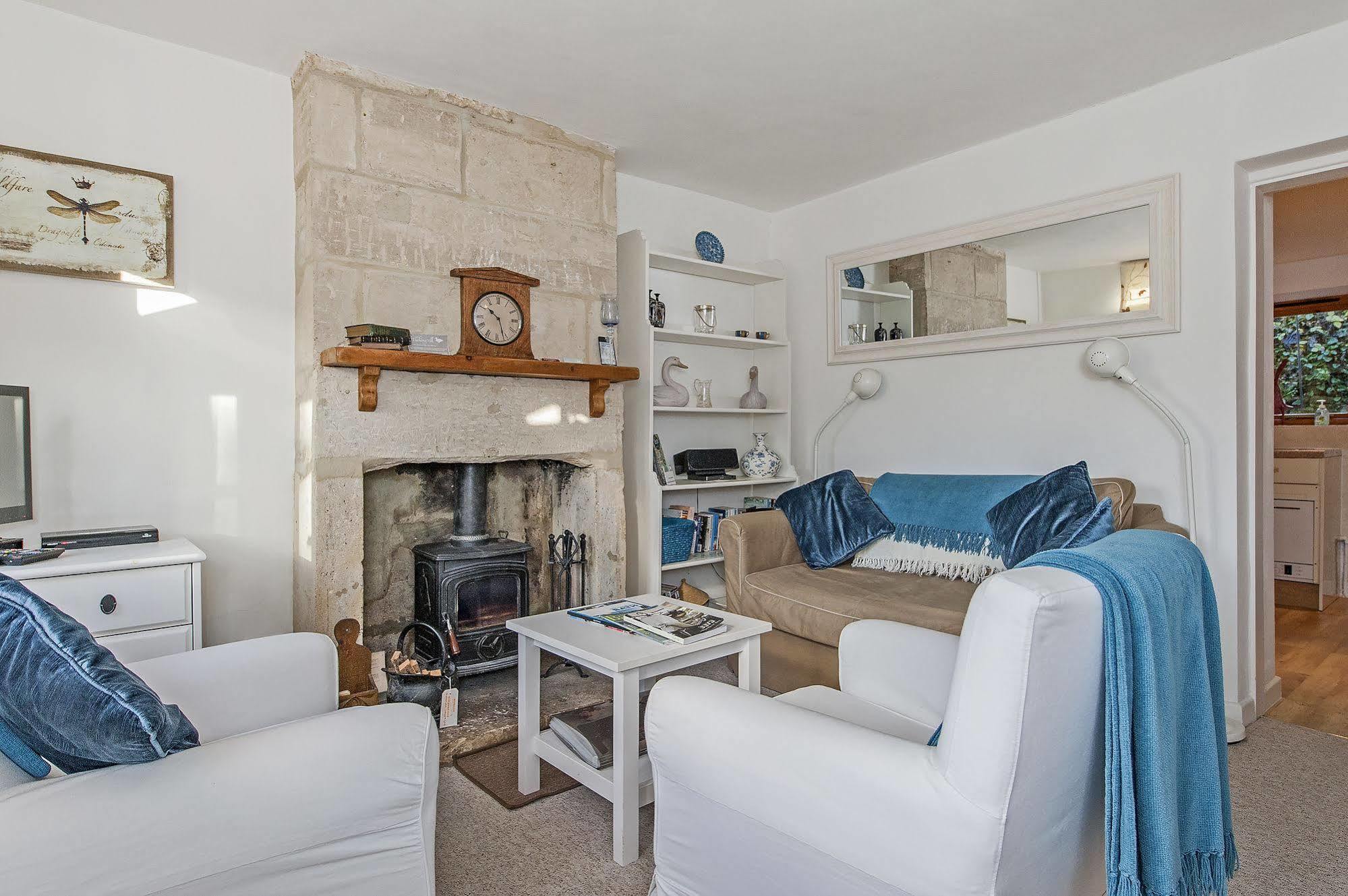 Brooks' View - Romantic Escape With Picturesque Riverside Gardens In *