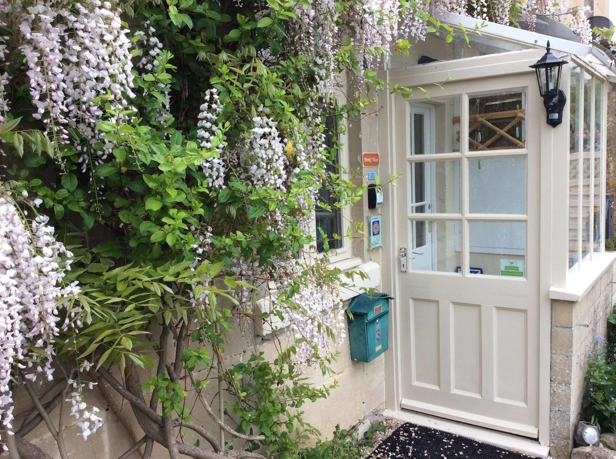 Brooks' View - Romantic Escape With Picturesque Riverside Gardens In