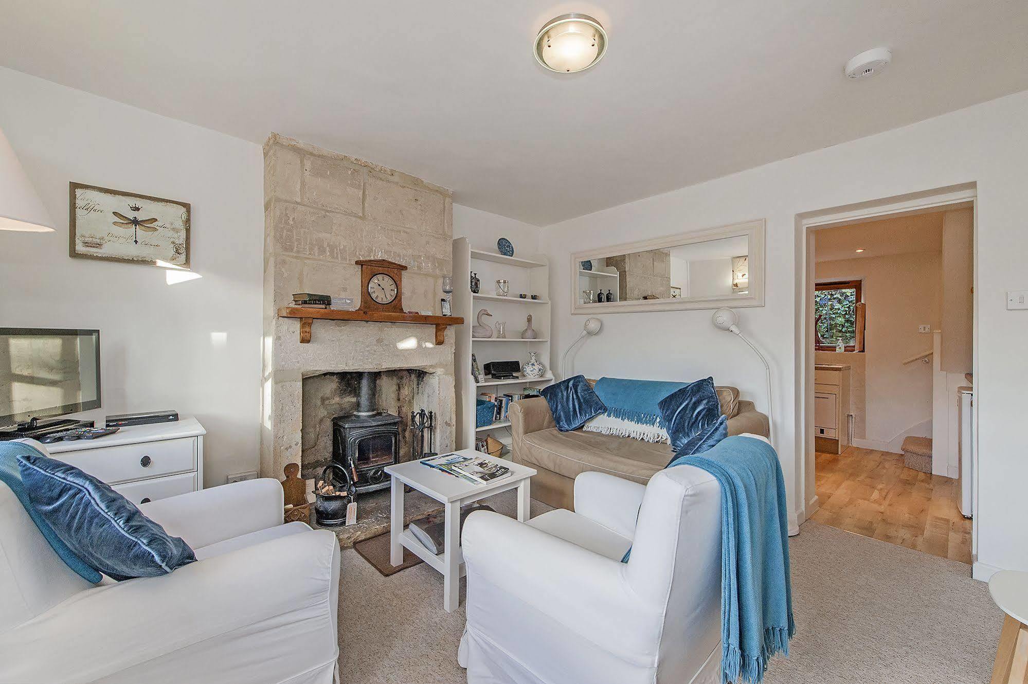 Holiday home Brooks' View - Romantic Escape With Picturesque Riverside Gardens In Bath