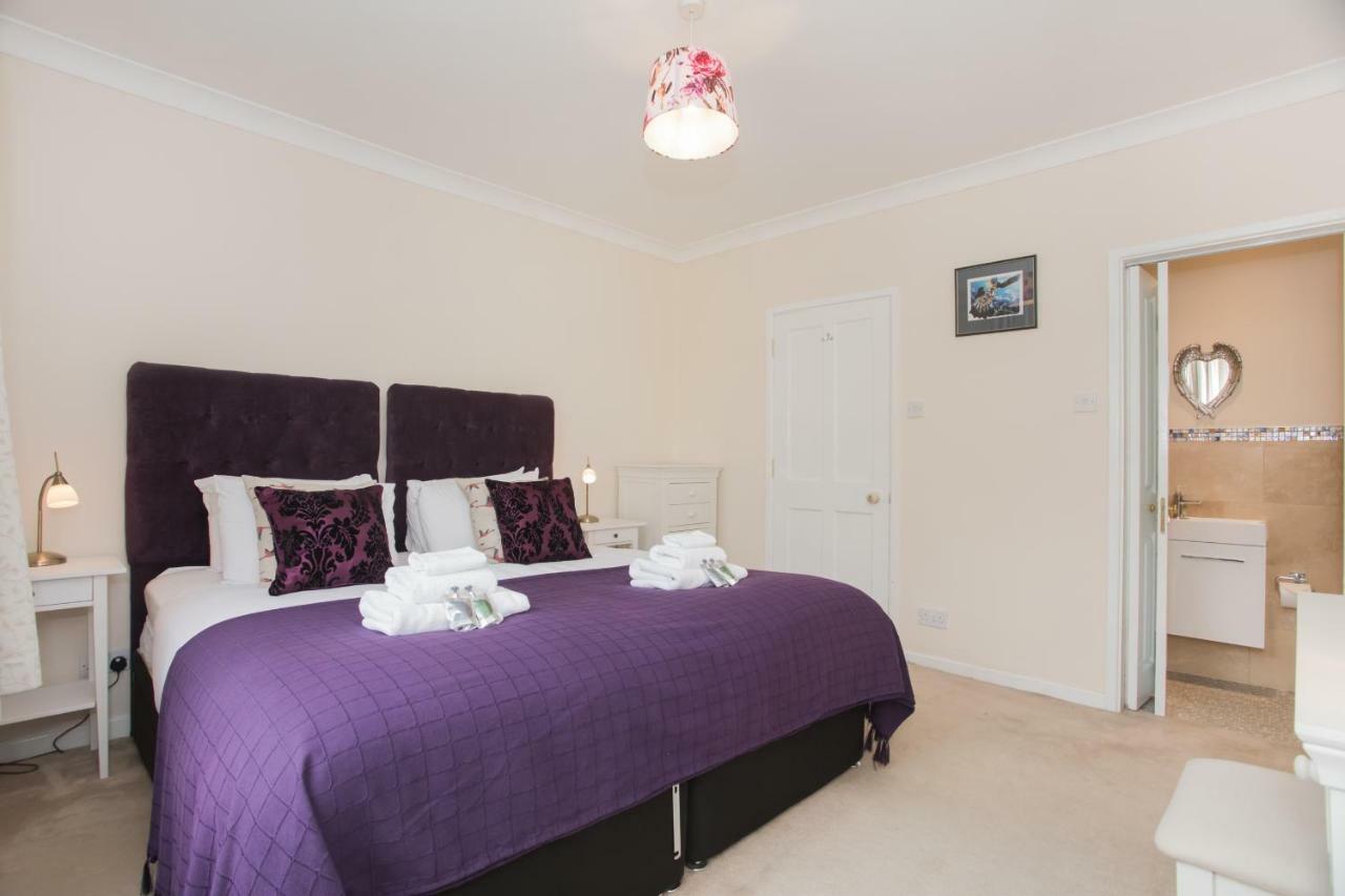 Leopold House Bath