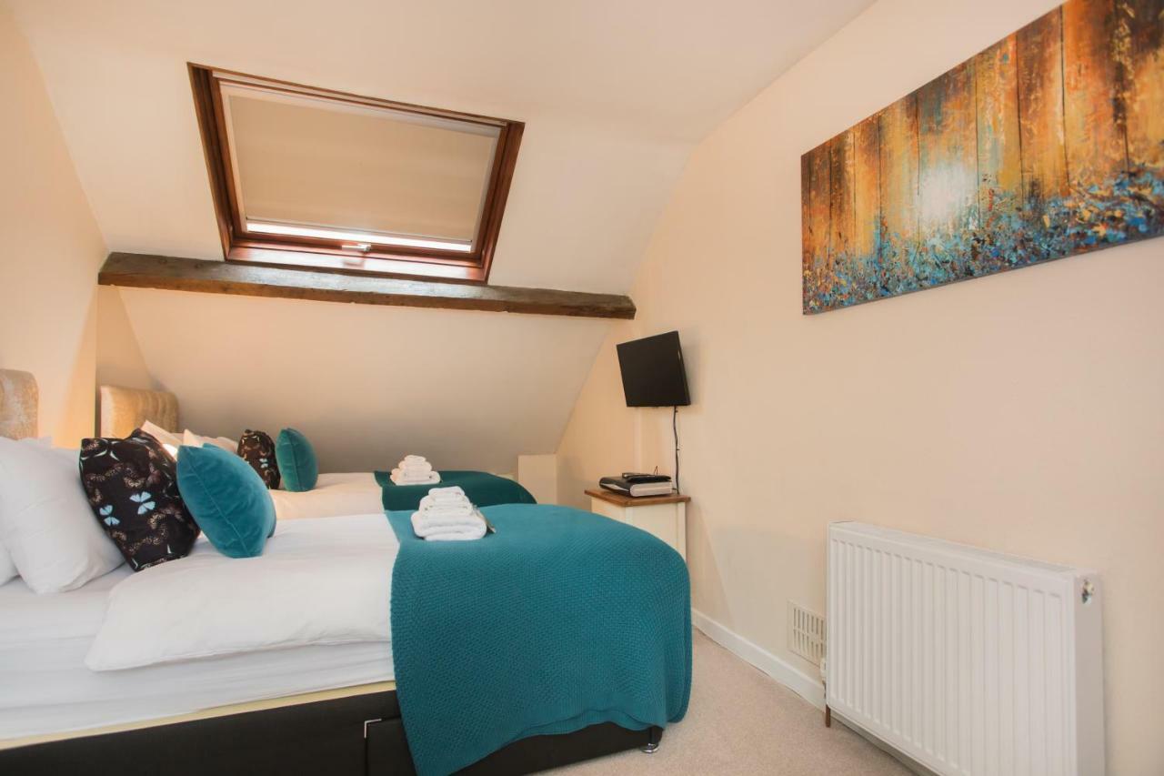 Leopold House Bath