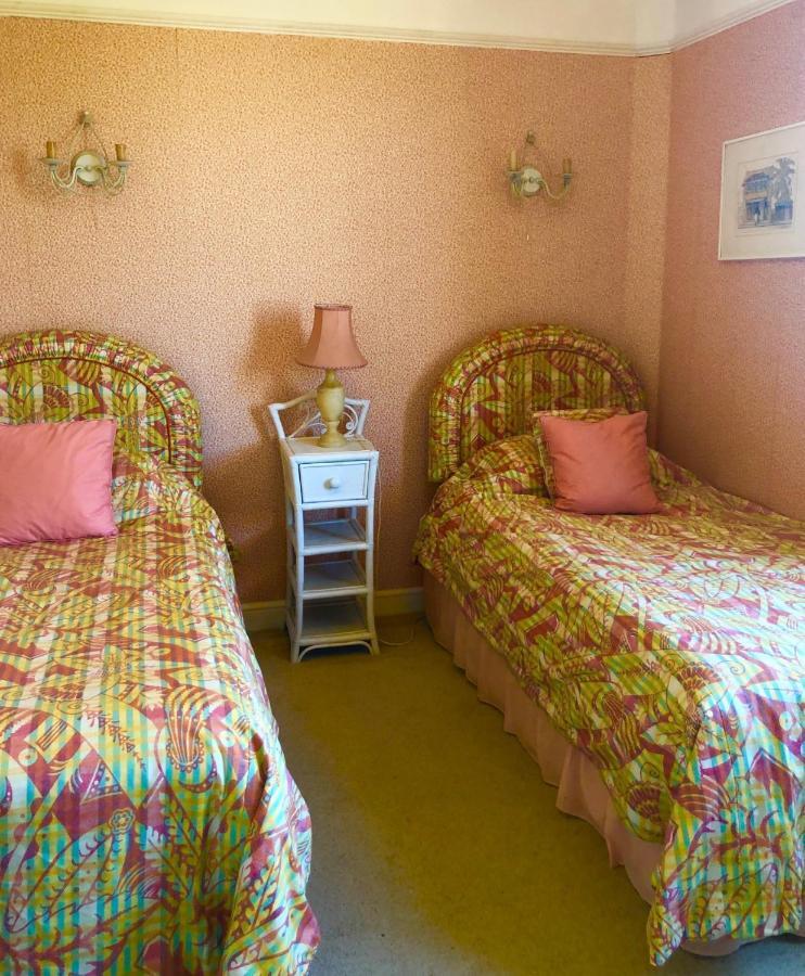 Lauras Townhouse Dressmakers Salon Bath