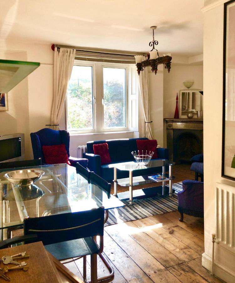 Lauras Townhouse Dressmakers Salon Apartment Bath