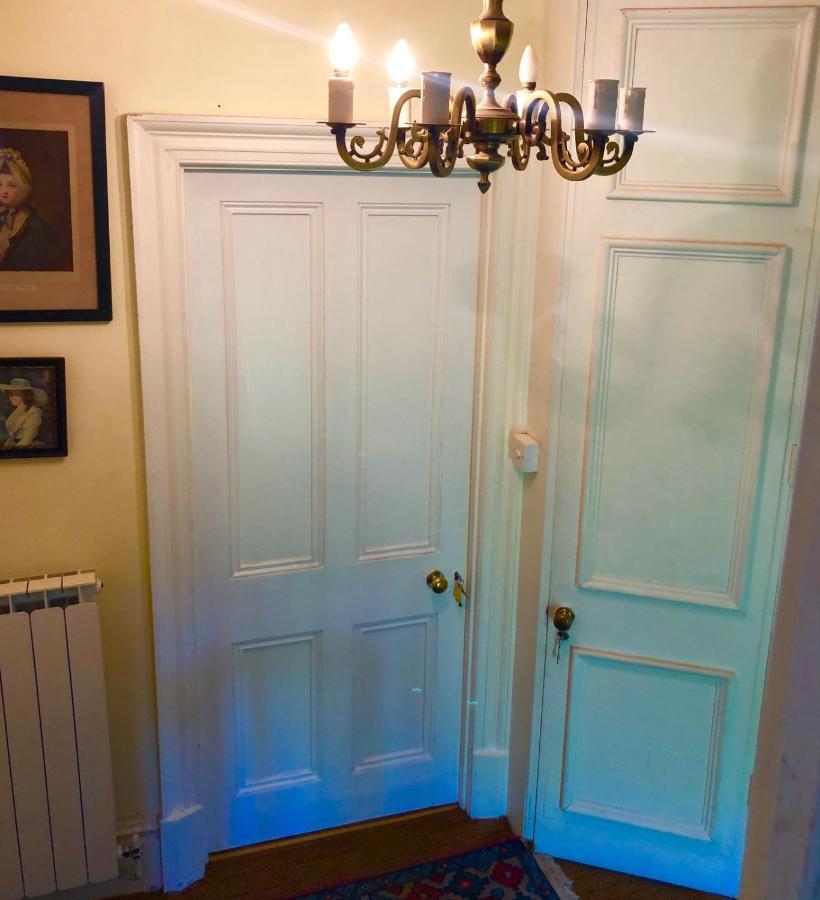 Lauras Townhouse Dressmakers Salon Apartment Bath