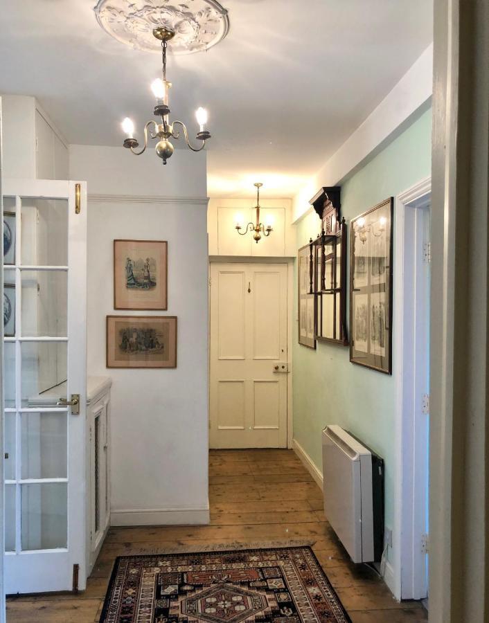 Apartment Lauras Townhouse Dressmakers Salon